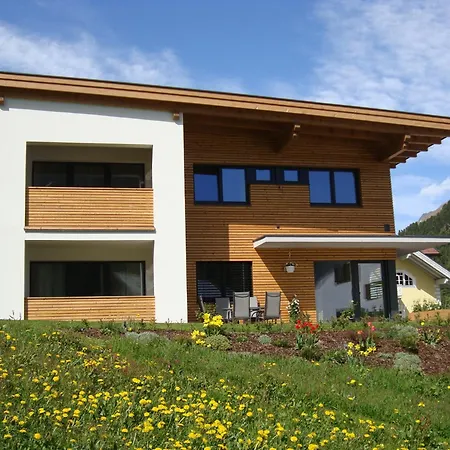 アパート Montana フェント